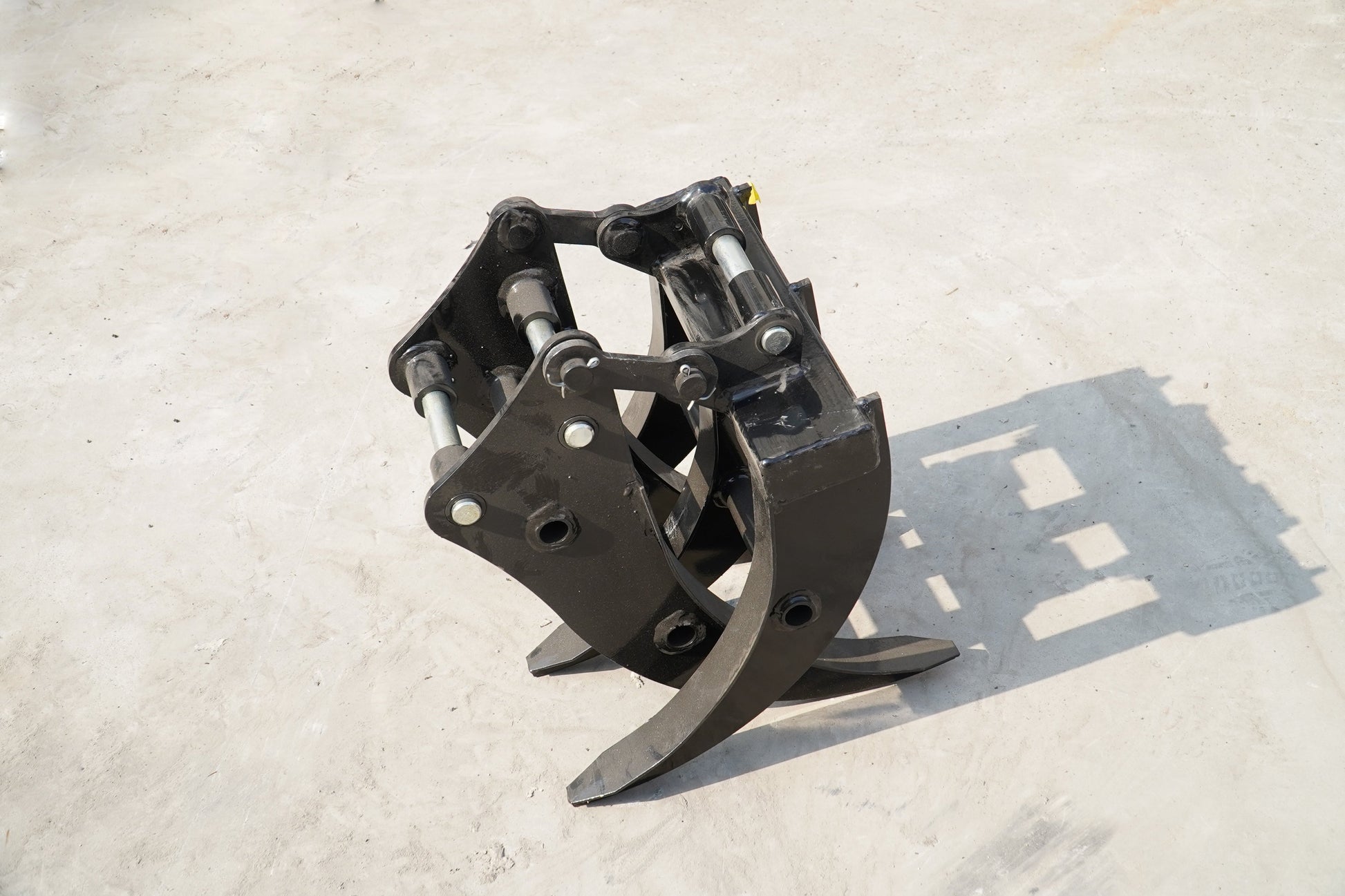 Labadi Engineering Excavator Grab Attachment for Efficient Material Handling and Digging