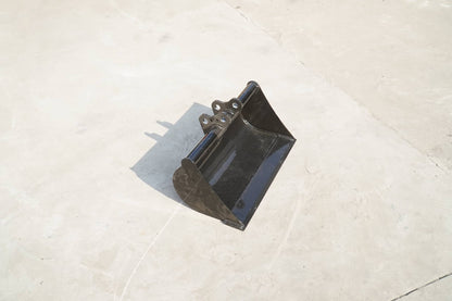 Rippa Australia excavator attachment Mud Bucket in black for digging and moving soil