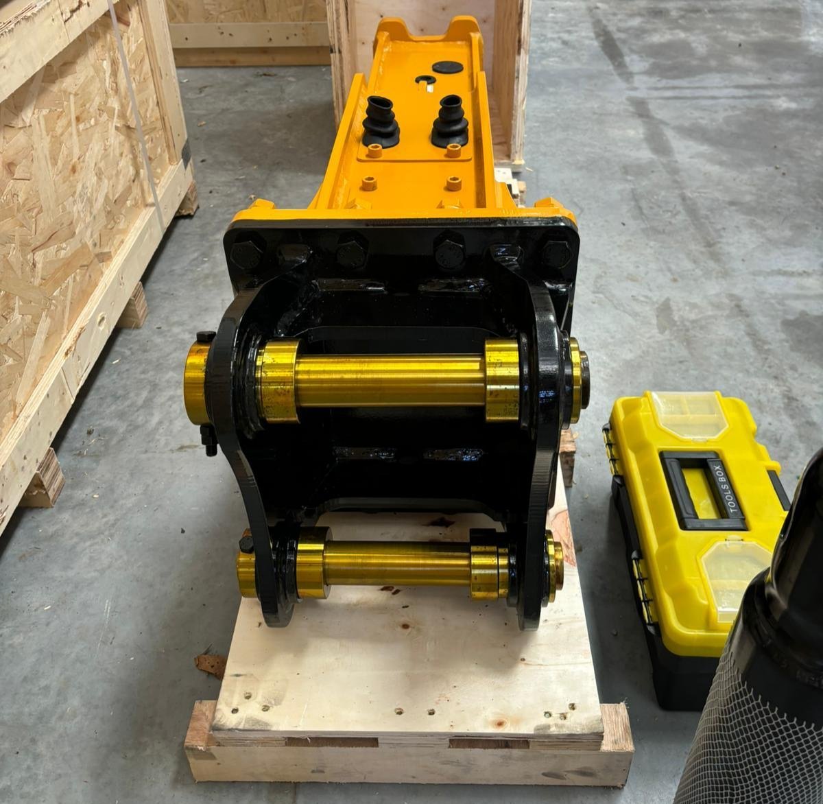 Labadi Engineering Silenced Jack Hammer Excavator Attachment with Durable Construction and Efficient Performance