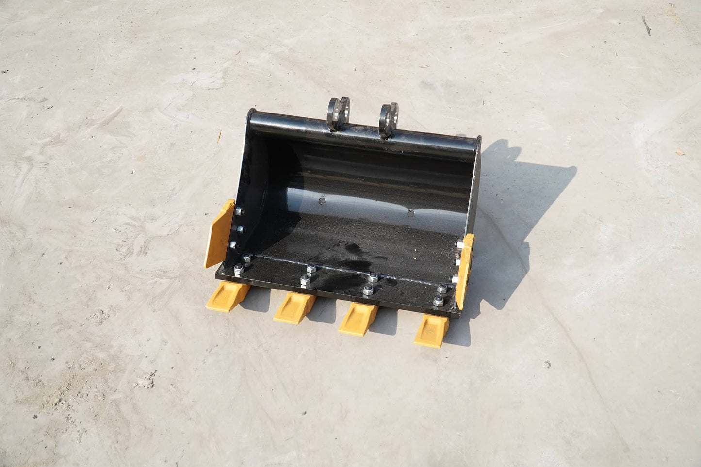 Labadi Engineering skidsteer bucket with teeth for efficient digging and material handling