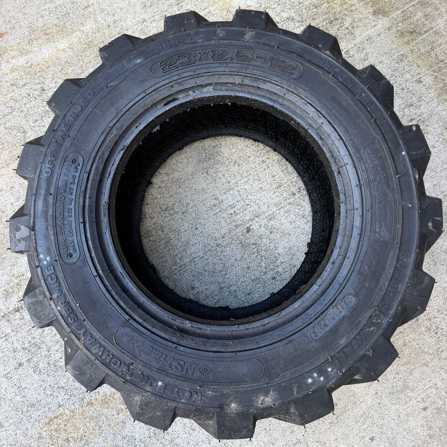 Labadi Tyres rugged all-terrain tyre designed for durability and optimal performance