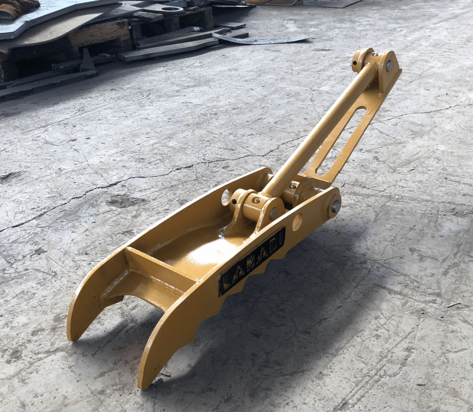 Labadi Mechanical Thumb Grab Attachment - Labadi Engineering